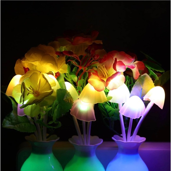 ⭐️HOST PICK⭐️Flower Wall Night Light with Auto Sensor 7 Color Change - Picture 4 of 5